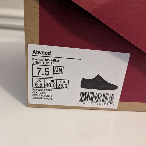 VANS - Picture 5 of 6